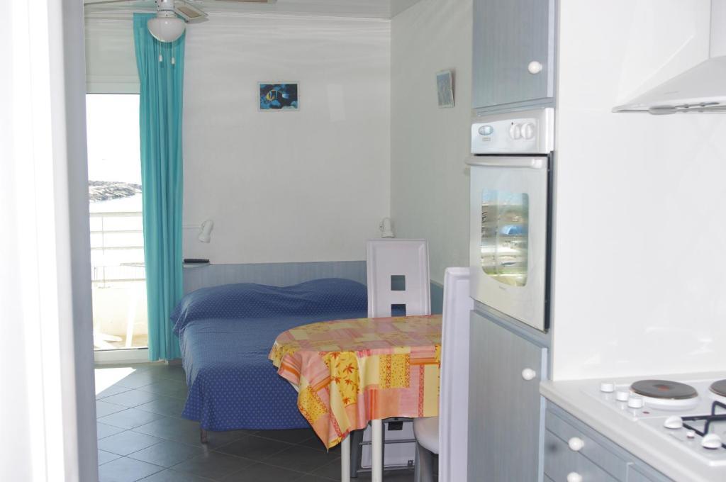 Les Stoechades Aparthotel Hyeres Room photo