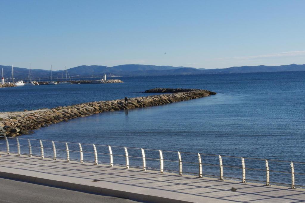 Les Stoechades Aparthotel Hyeres Exterior photo